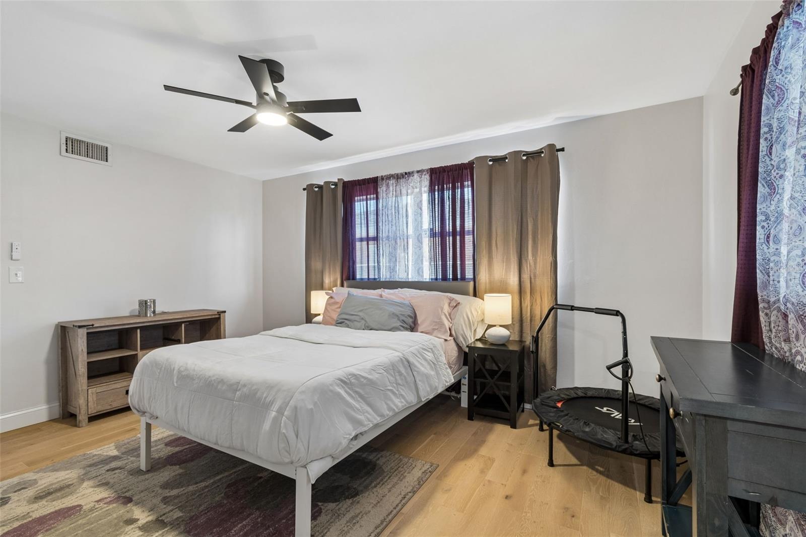 1850 LOMBARDY DR, CLEARWATER, FL, 33755