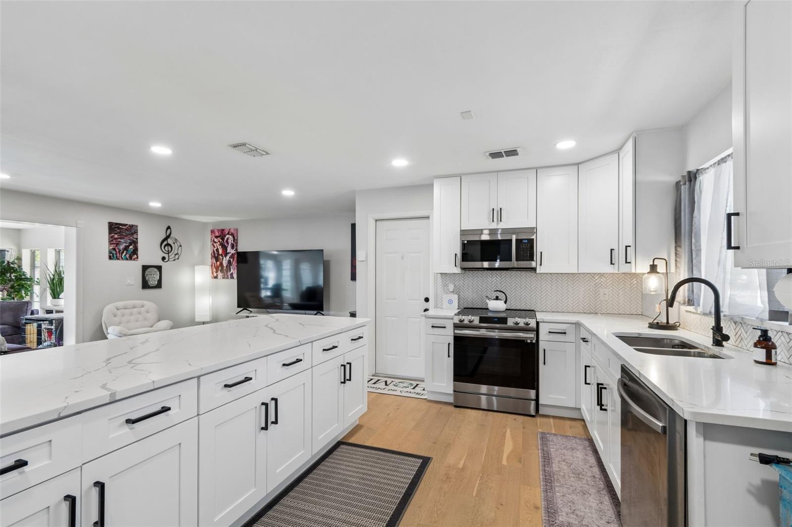 1850 LOMBARDY DR, CLEARWATER, FL, 33755