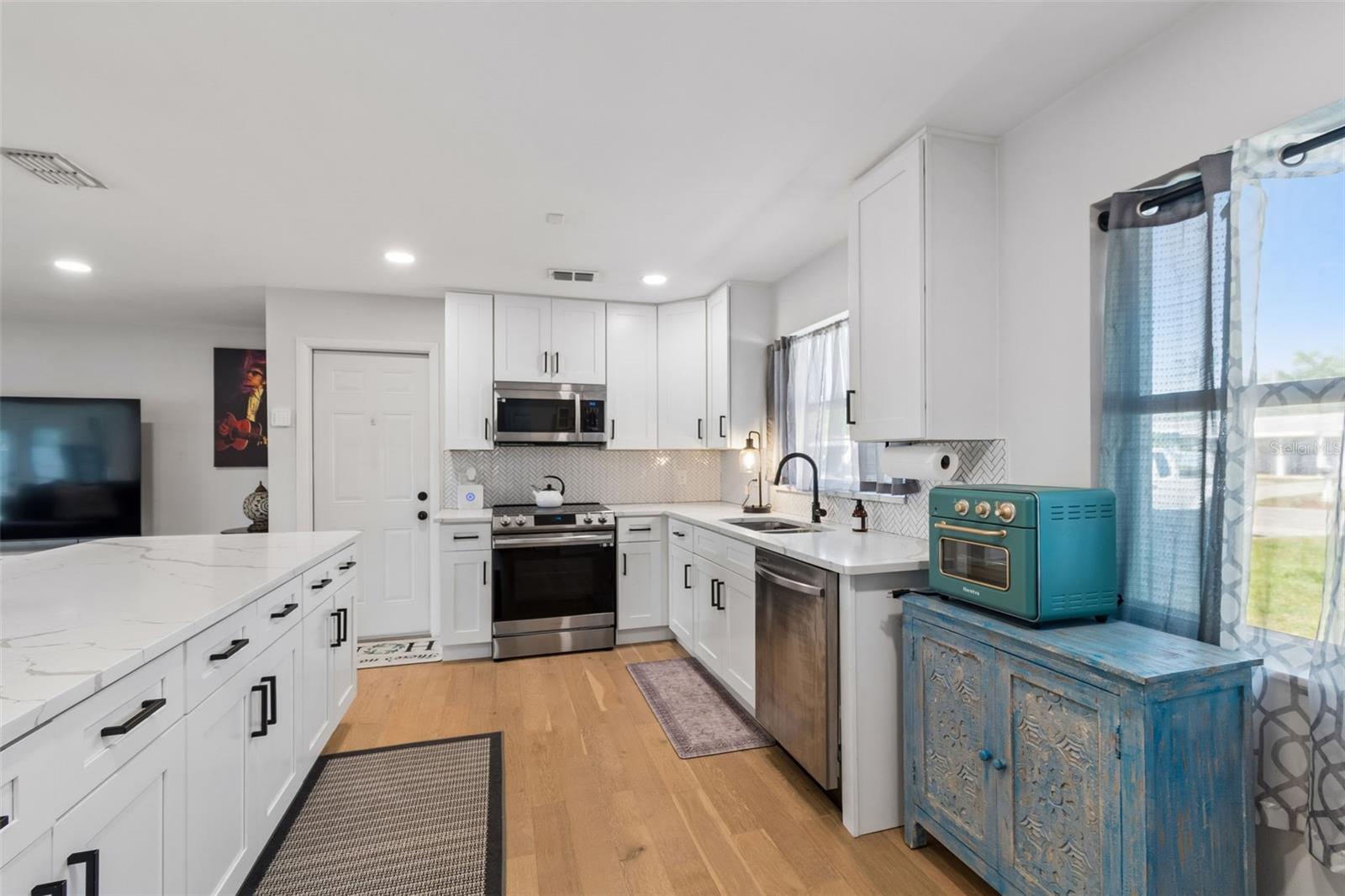 1850 LOMBARDY DR, CLEARWATER, FL, 33755