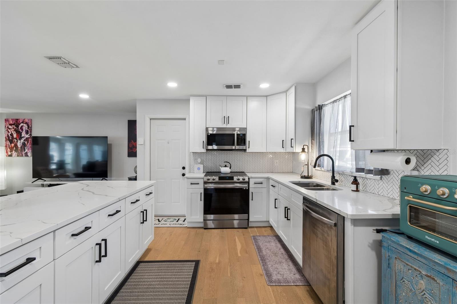 1850 LOMBARDY DR, CLEARWATER, FL, 33755