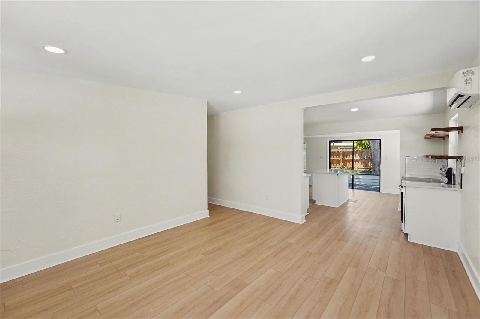 9482 CRESTVIEW ST, SEMINOLE, FL, 33772