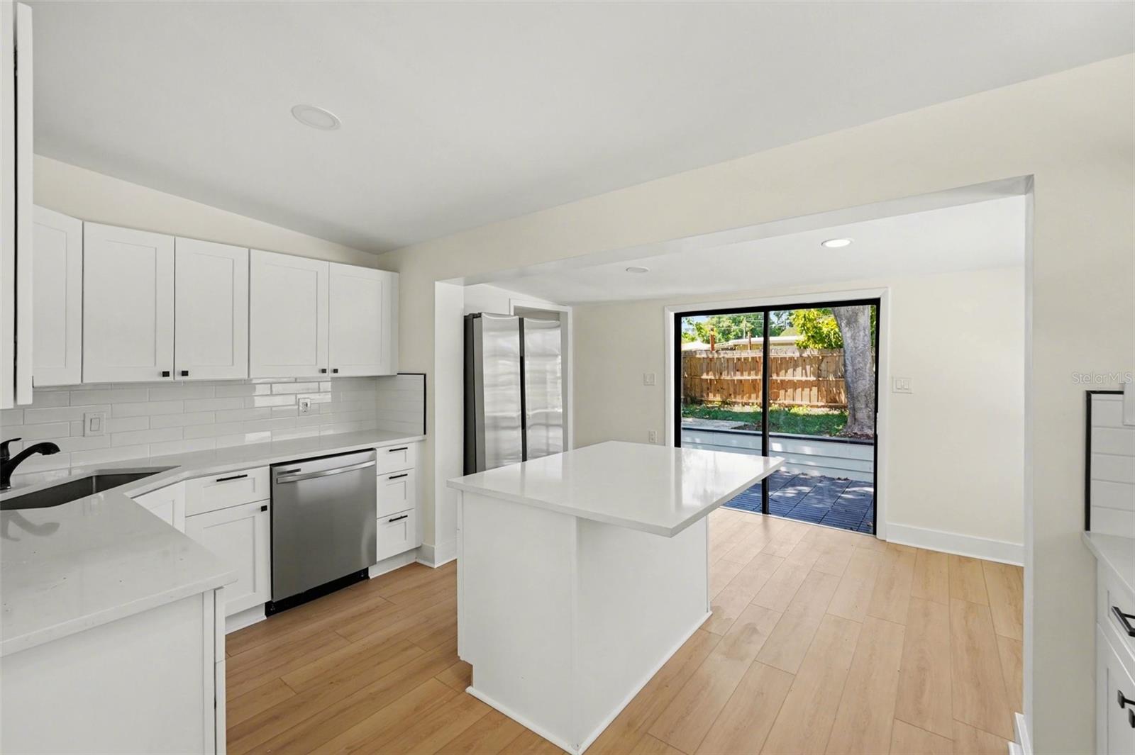 9482 CRESTVIEW ST, SEMINOLE, FL, 33772