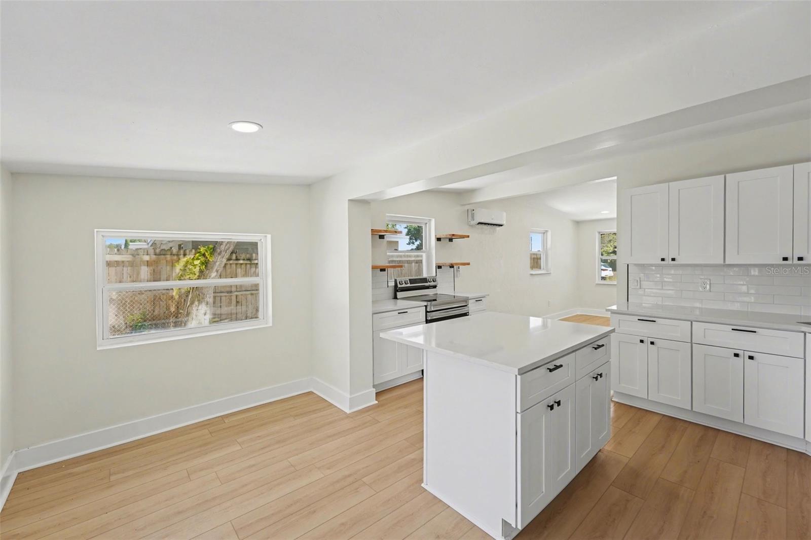 9482 CRESTVIEW ST, SEMINOLE, FL, 33772