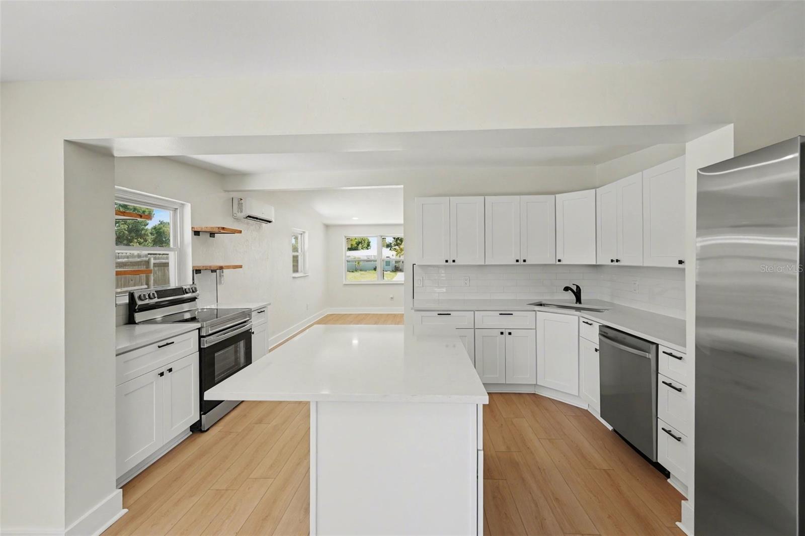 9482 CRESTVIEW ST, SEMINOLE, FL, 33772