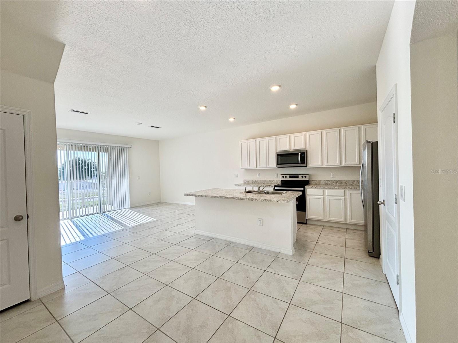 401 FELTRIM RESERVE BLVD, DAVENPORT, FL, 33837