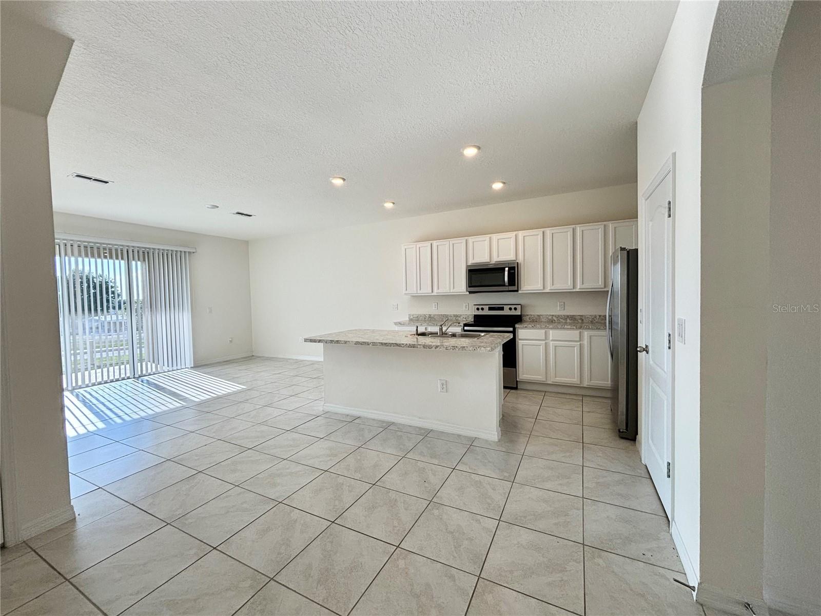 401 FELTRIM RESERVE BLVD, DAVENPORT, FL, 33837