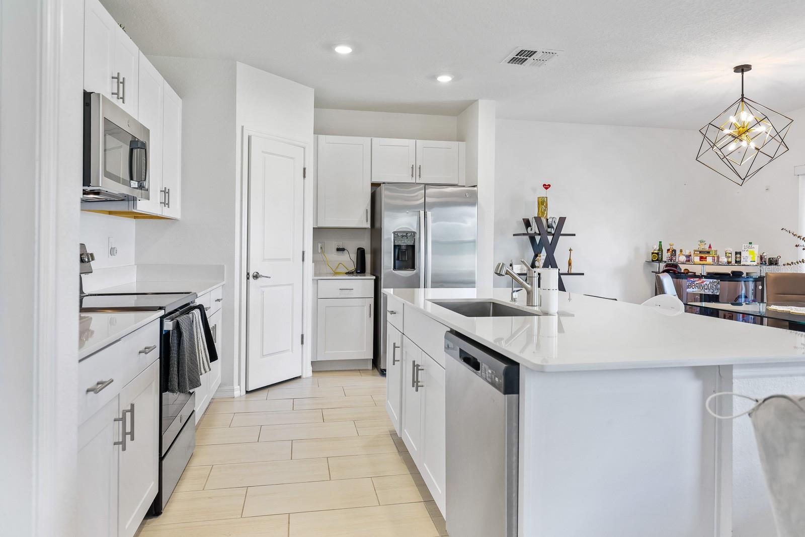 2109 VICTORIOUS FALLS AVE, PLANT CITY, FL, 33565