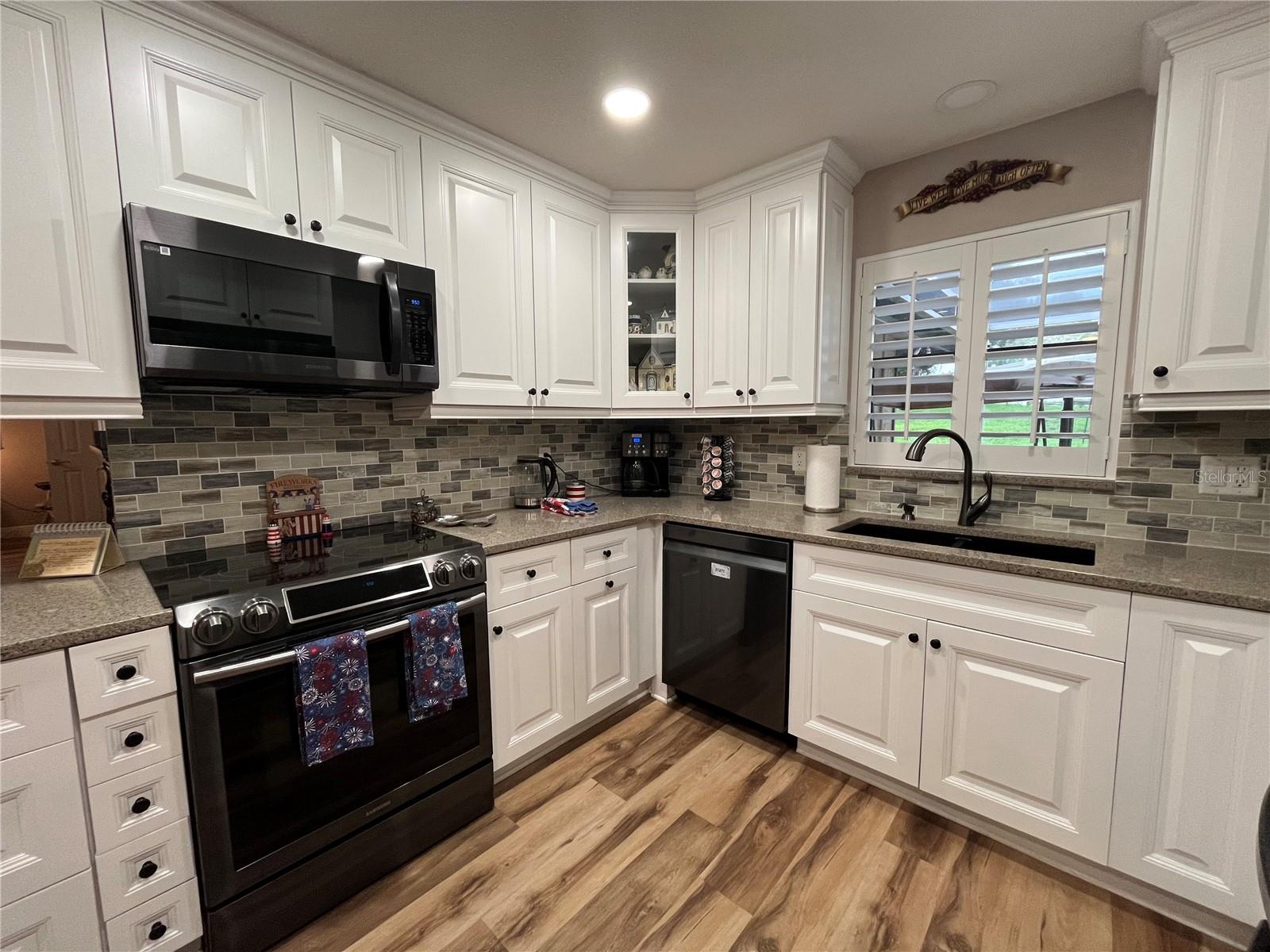 915 ROLLING HILLS DR, PALM HARBOR, FL, 34683