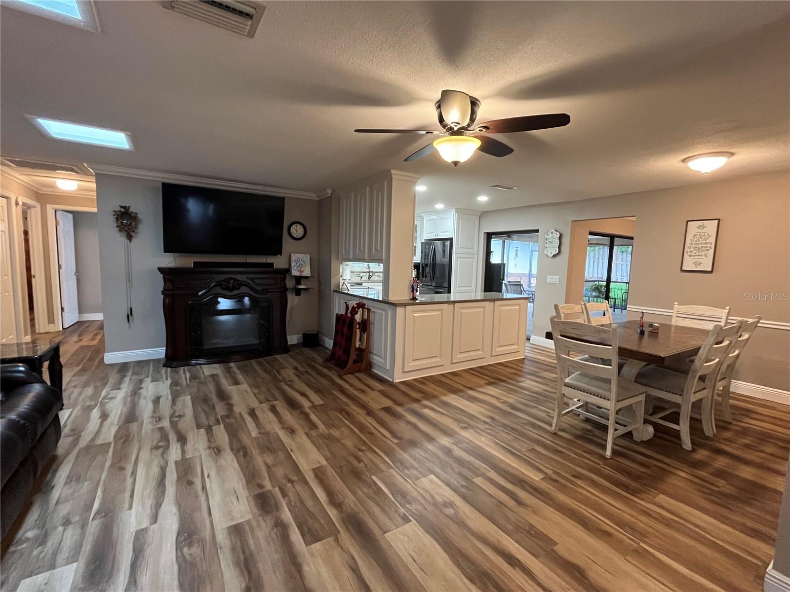 915 ROLLING HILLS DR, PALM HARBOR, FL, 34683