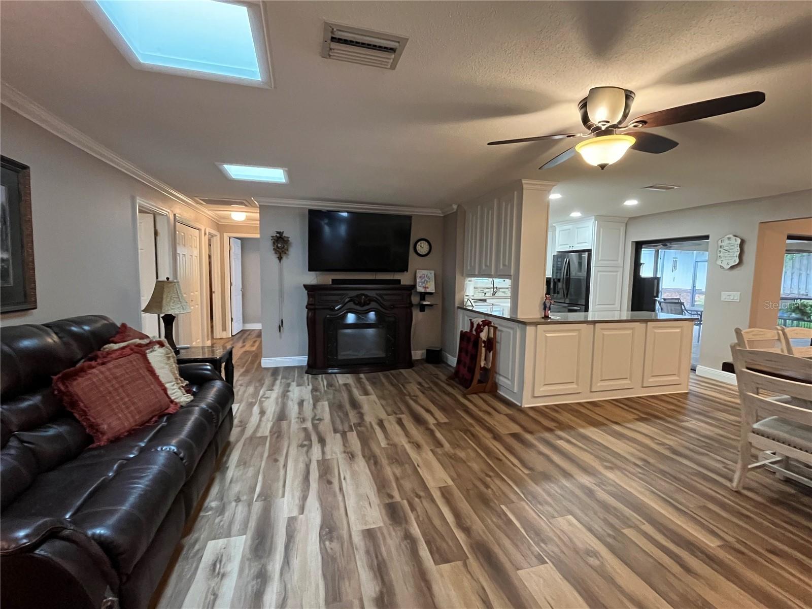 915 ROLLING HILLS DR, PALM HARBOR, FL, 34683