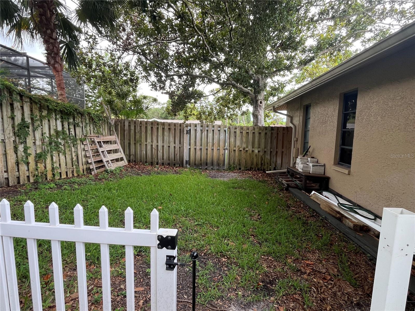 915 ROLLING HILLS DR, PALM HARBOR, FL, 34683