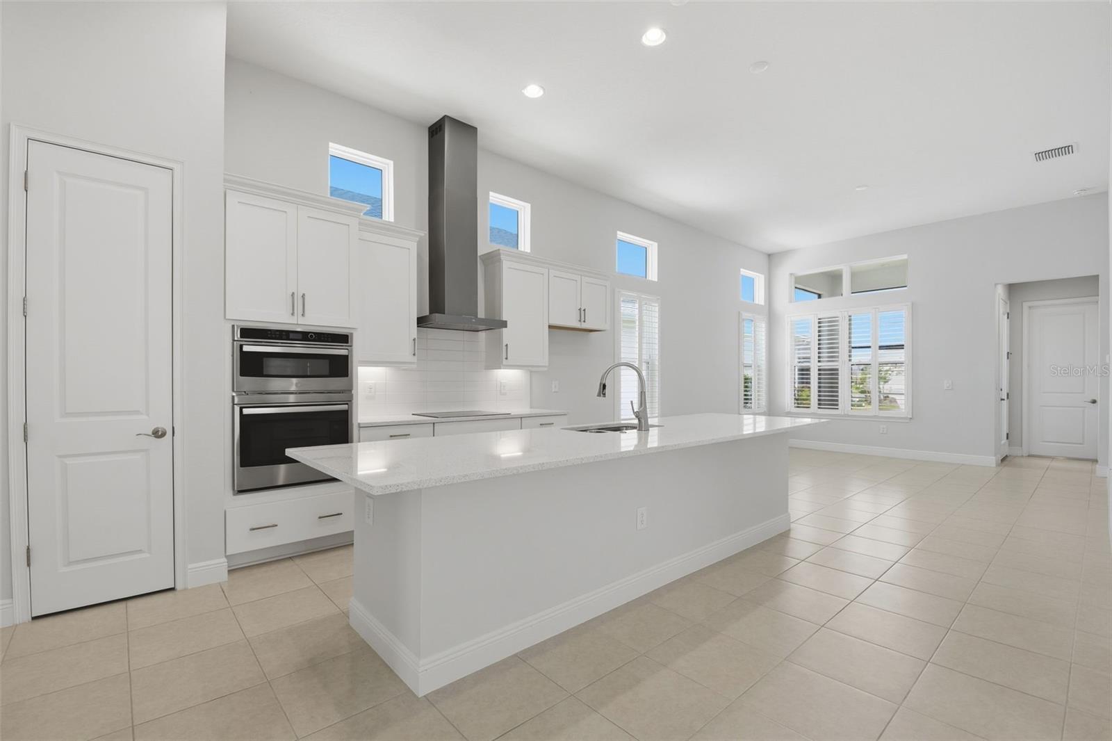 28761 SWEET PERSIMMON DR, WESLEY CHAPEL, FL, 33543