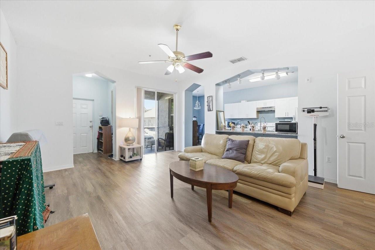 5007 SUNRIDGE PALMS DR, TAMPA, FL, 33617