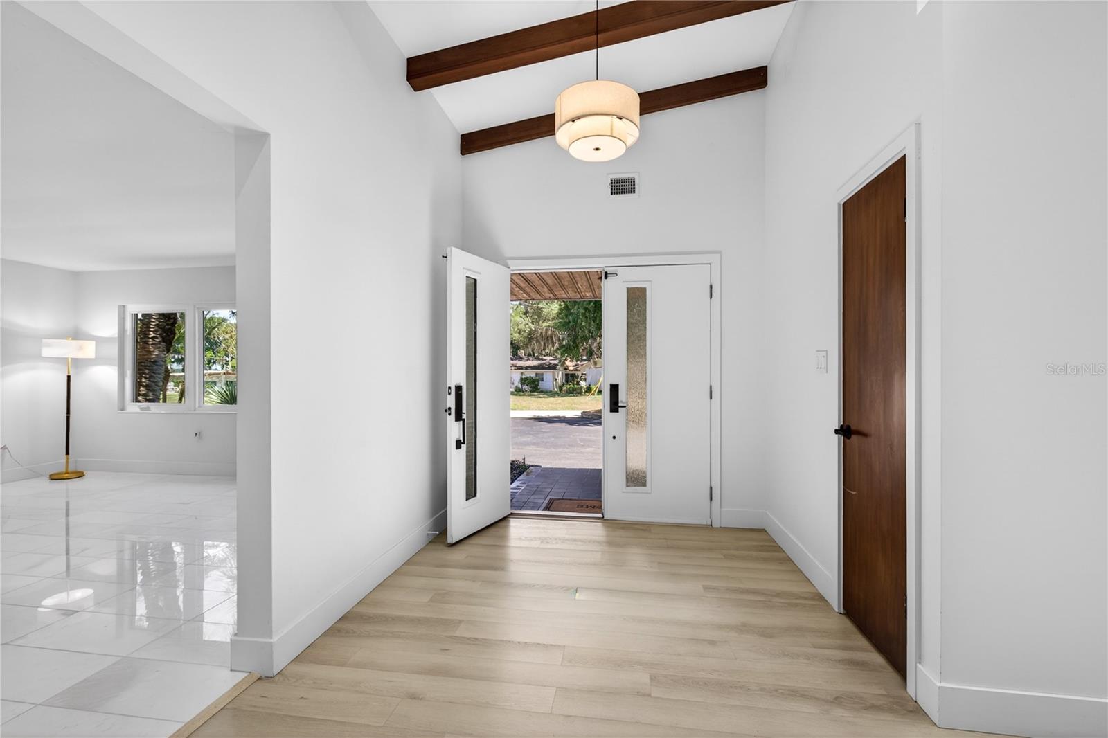 719 W NELSON ST, TAVARES, FL, 32778