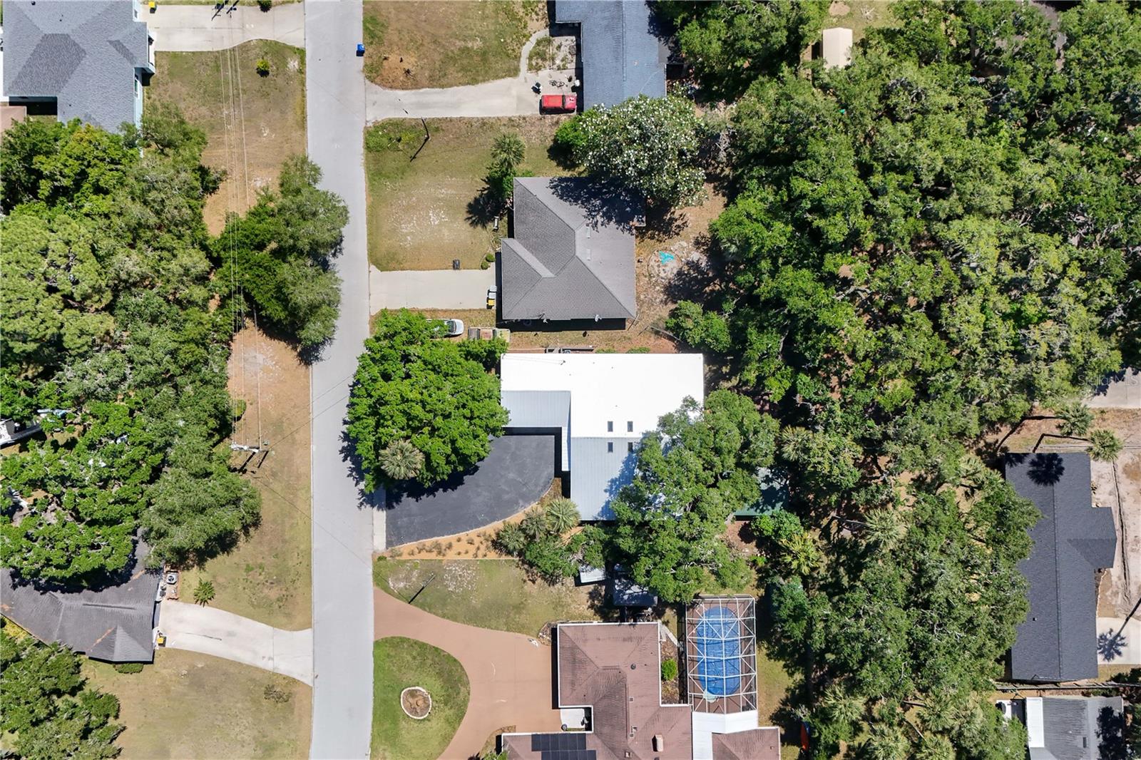 719 W NELSON ST, TAVARES, FL, 32778