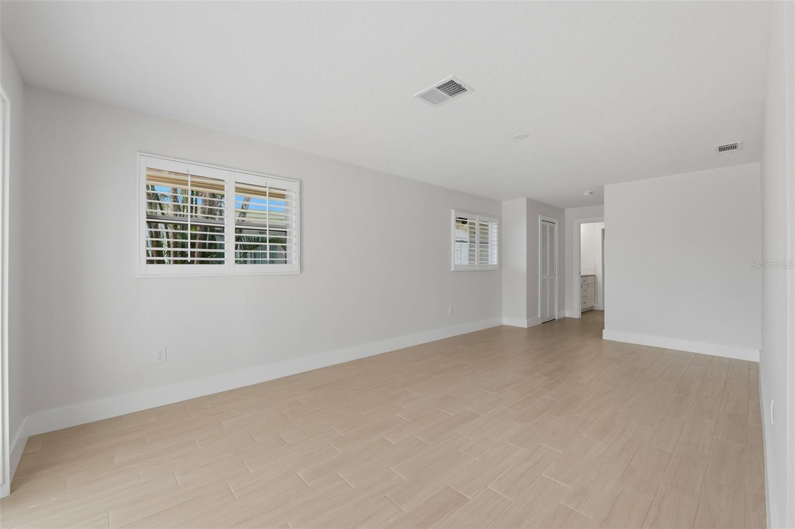 2080 HAWAII AVE NE, ST PETERSBURG, FL, 33703