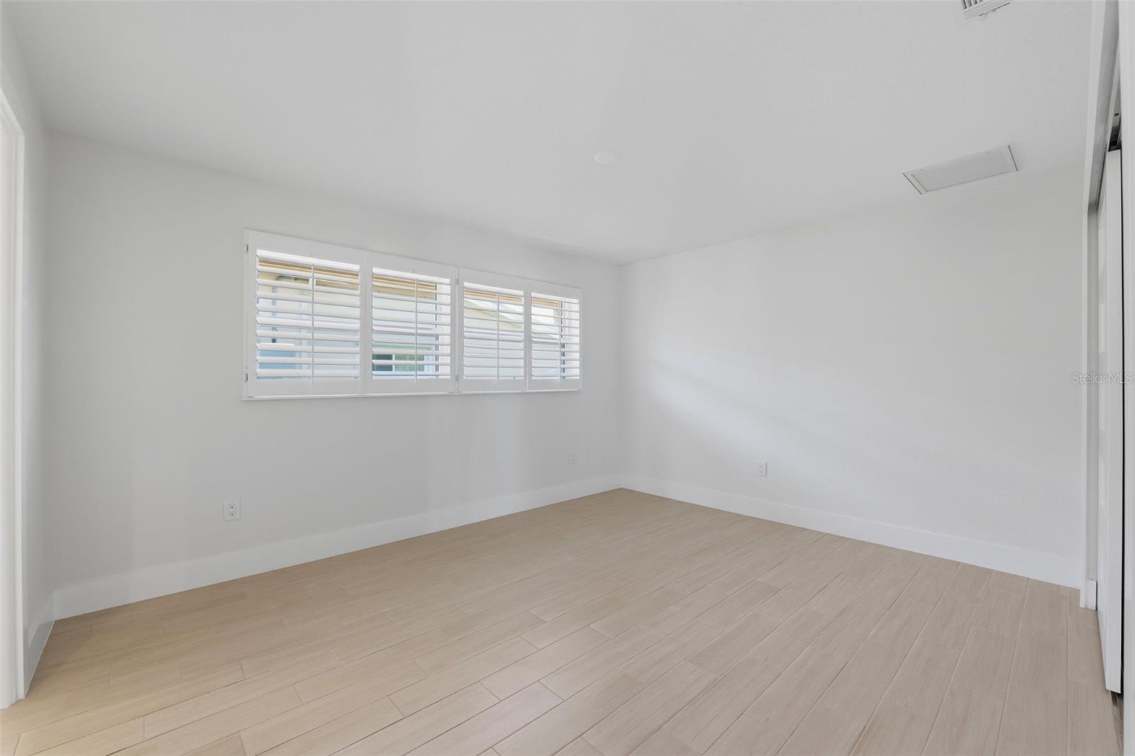 2080 HAWAII AVE NE, ST PETERSBURG, FL, 33703