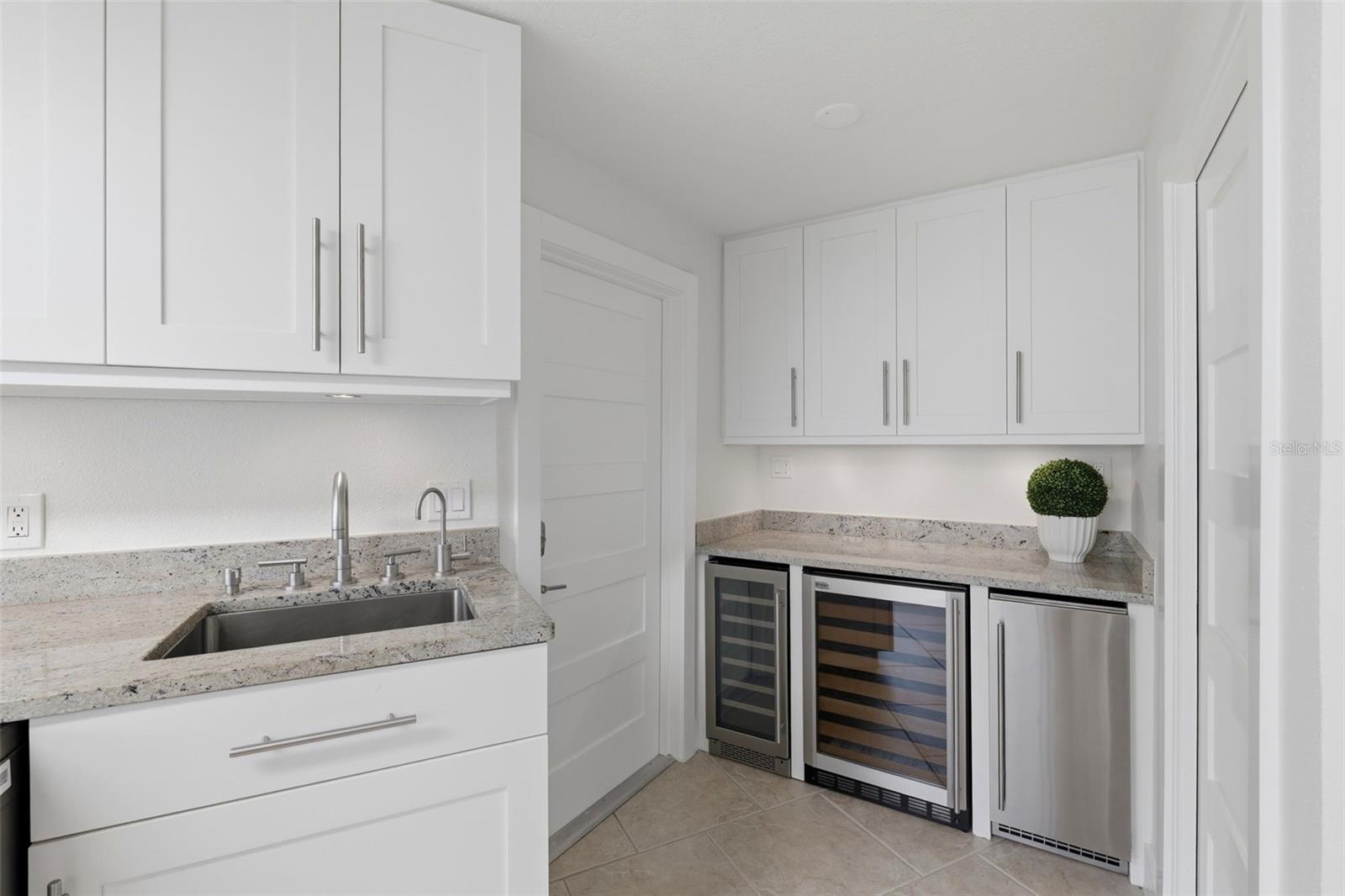 2080 HAWAII AVE NE, ST PETERSBURG, FL, 33703