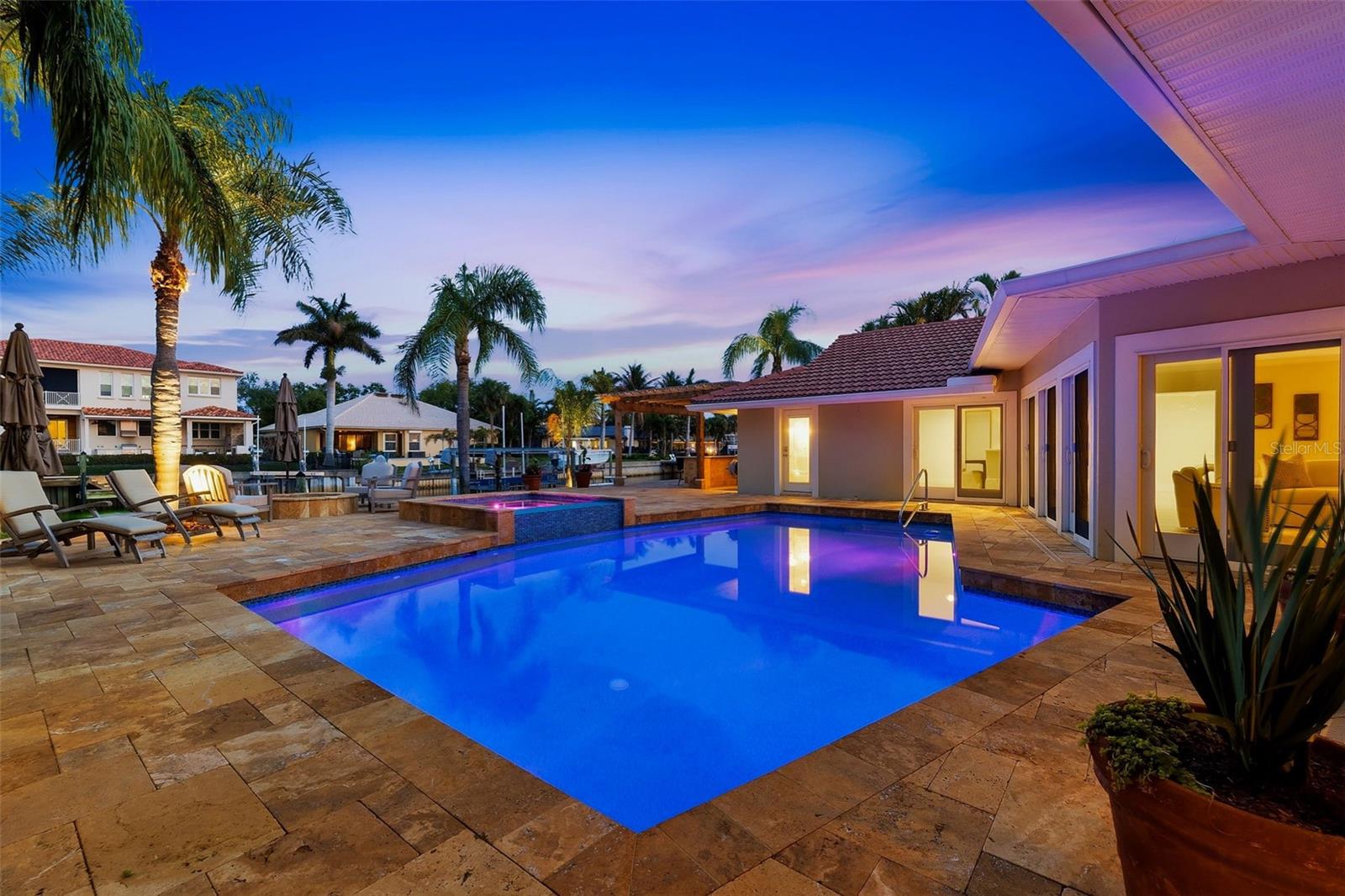 2080 HAWAII AVE NE, ST PETERSBURG, FL, 33703