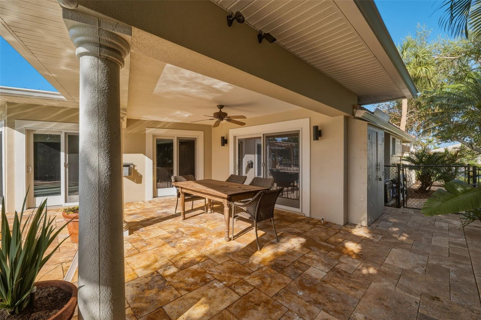 2080 HAWAII AVE NE, ST PETERSBURG, FL, 33703