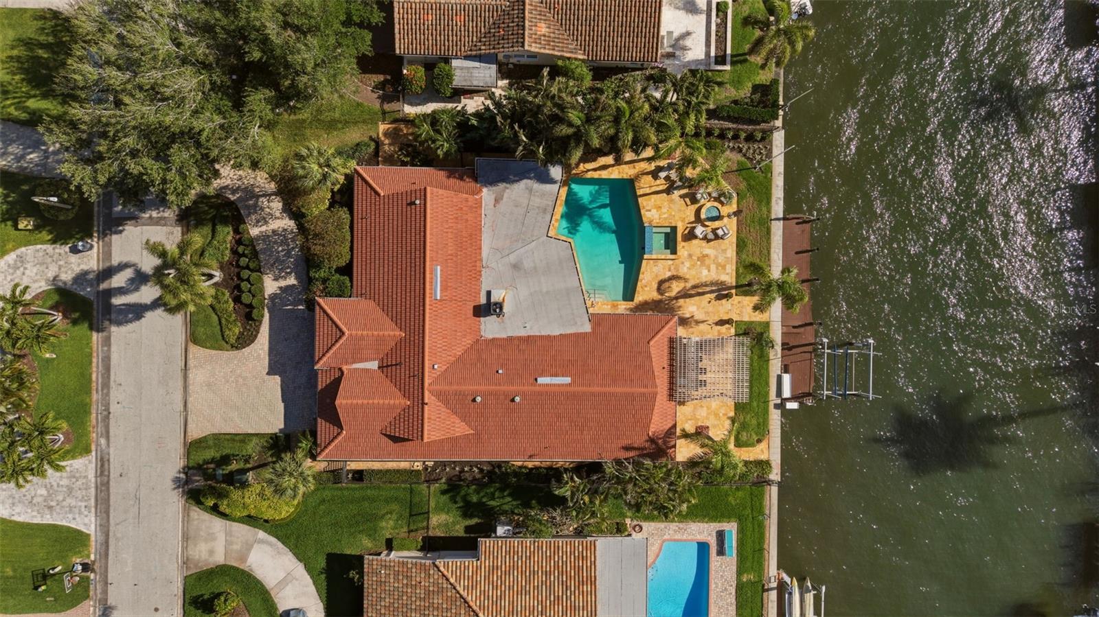 2080 HAWAII AVE NE, ST PETERSBURG, FL, 33703