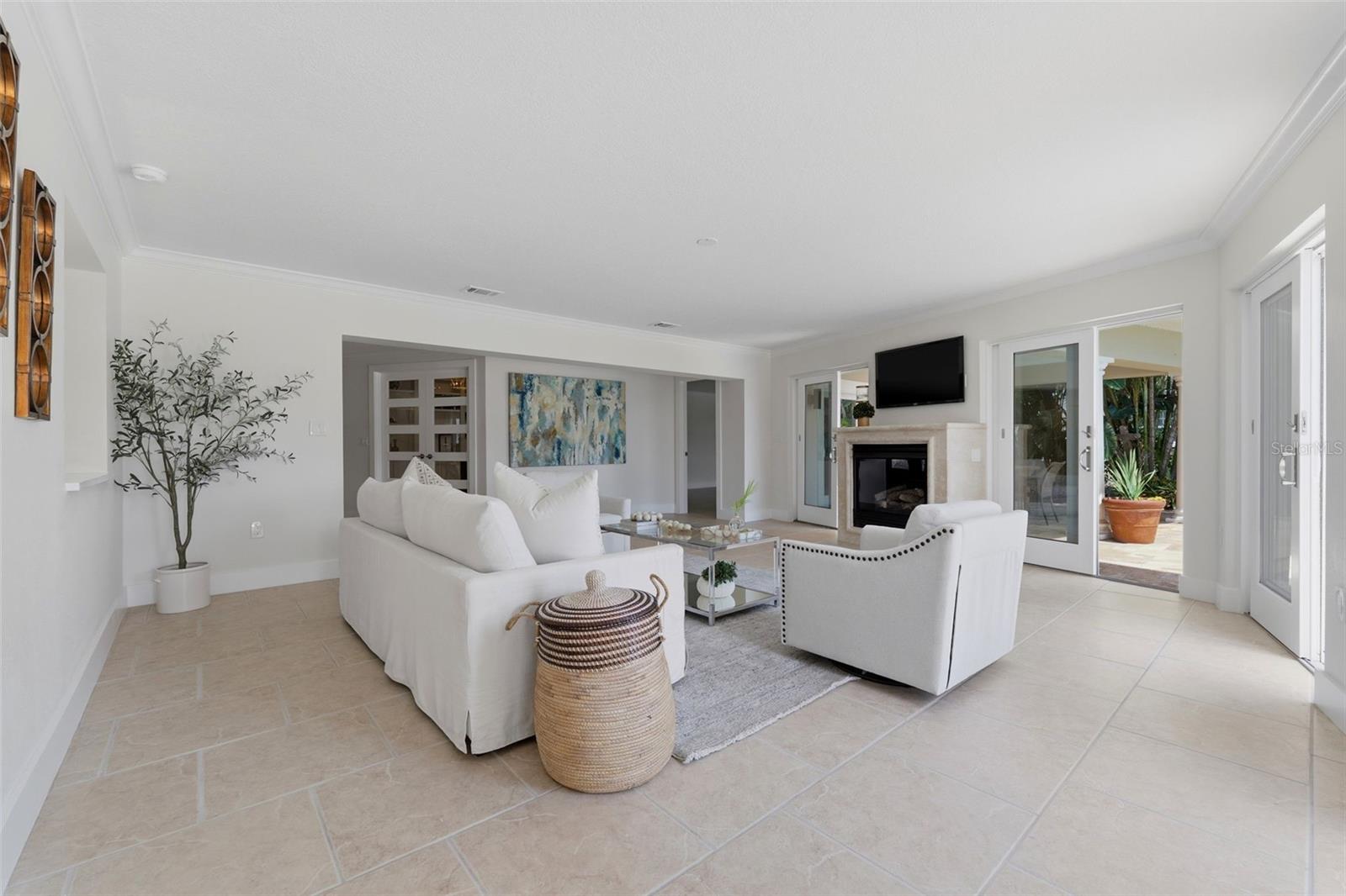 2080 HAWAII AVE NE, ST PETERSBURG, FL, 33703