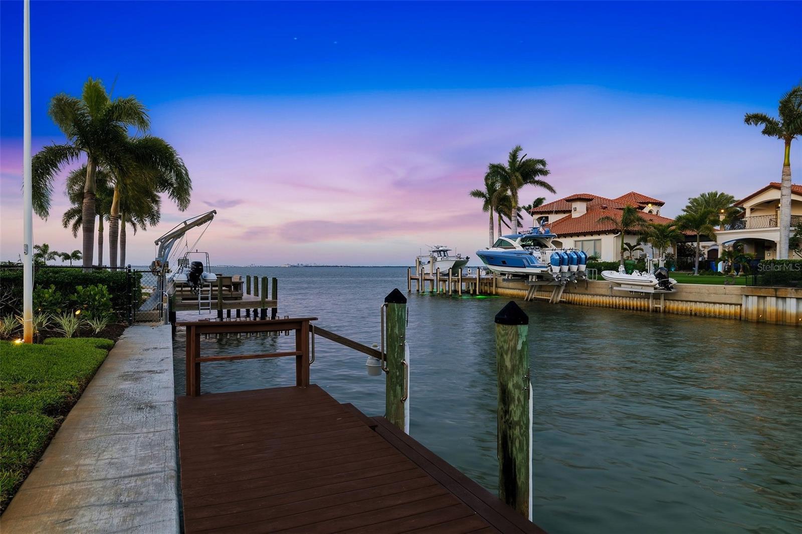 2080 HAWAII AVE NE, ST PETERSBURG, FL, 33703