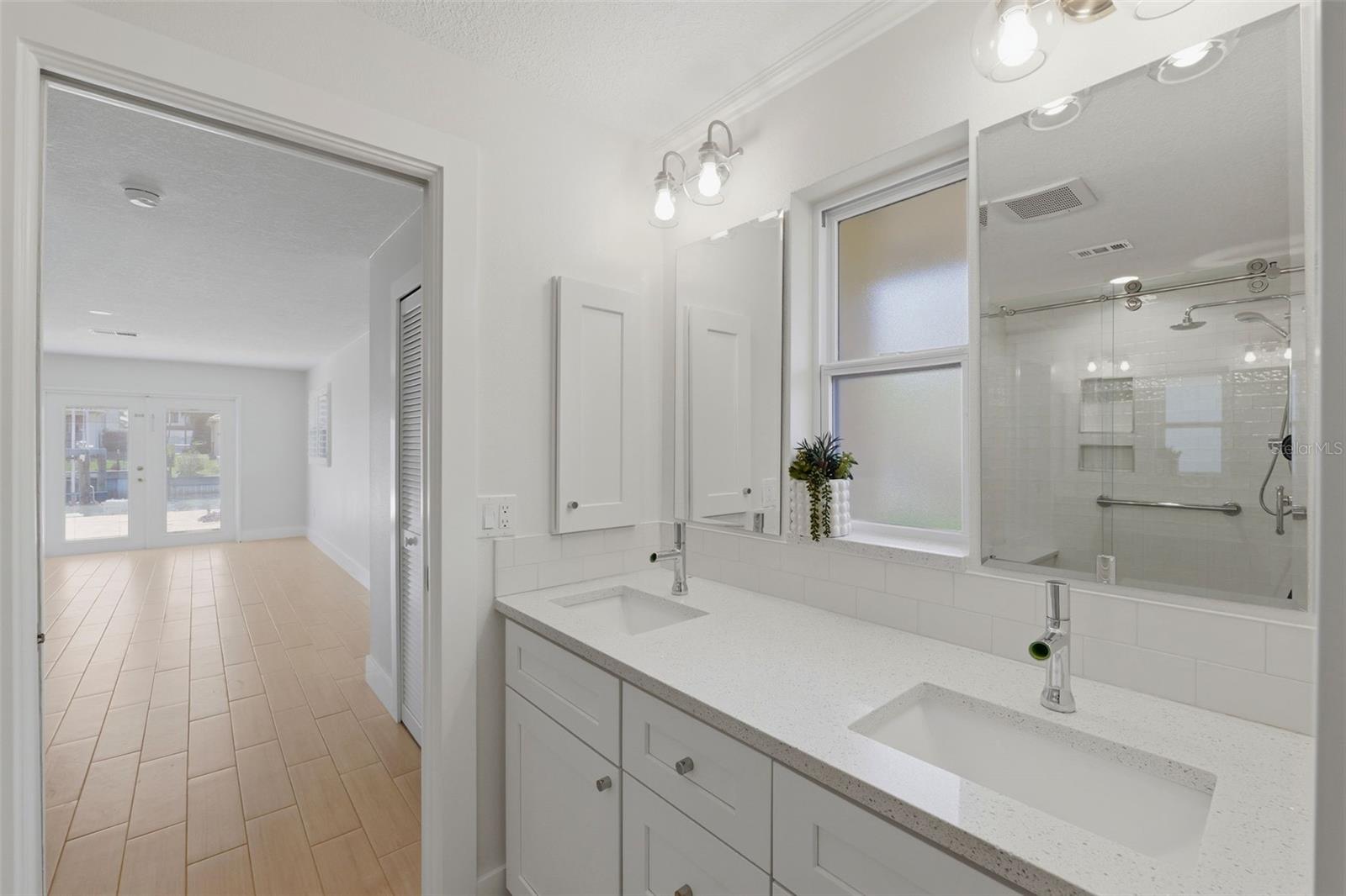 2080 HAWAII AVE NE, ST PETERSBURG, FL, 33703