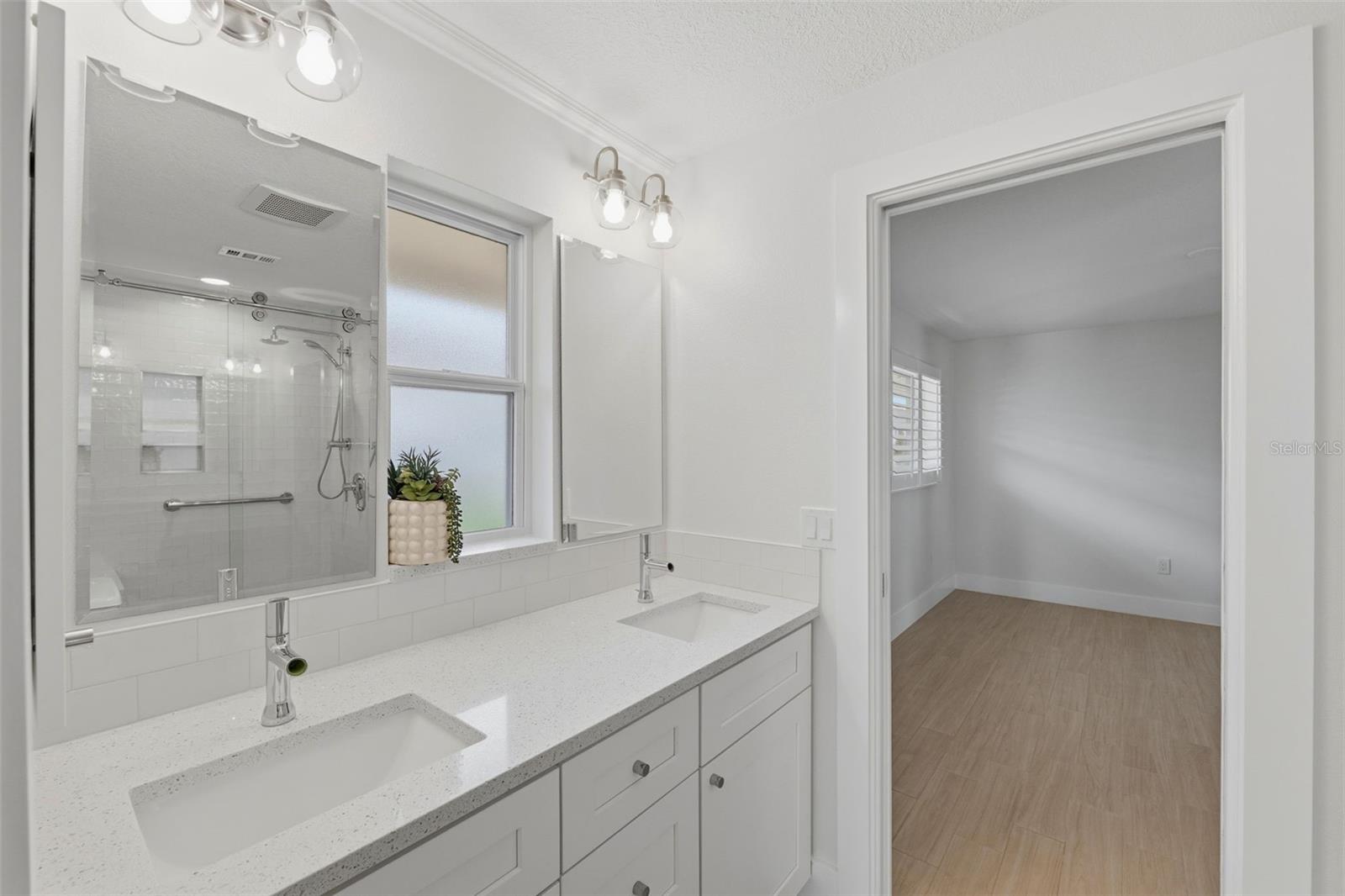 2080 HAWAII AVE NE, ST PETERSBURG, FL, 33703