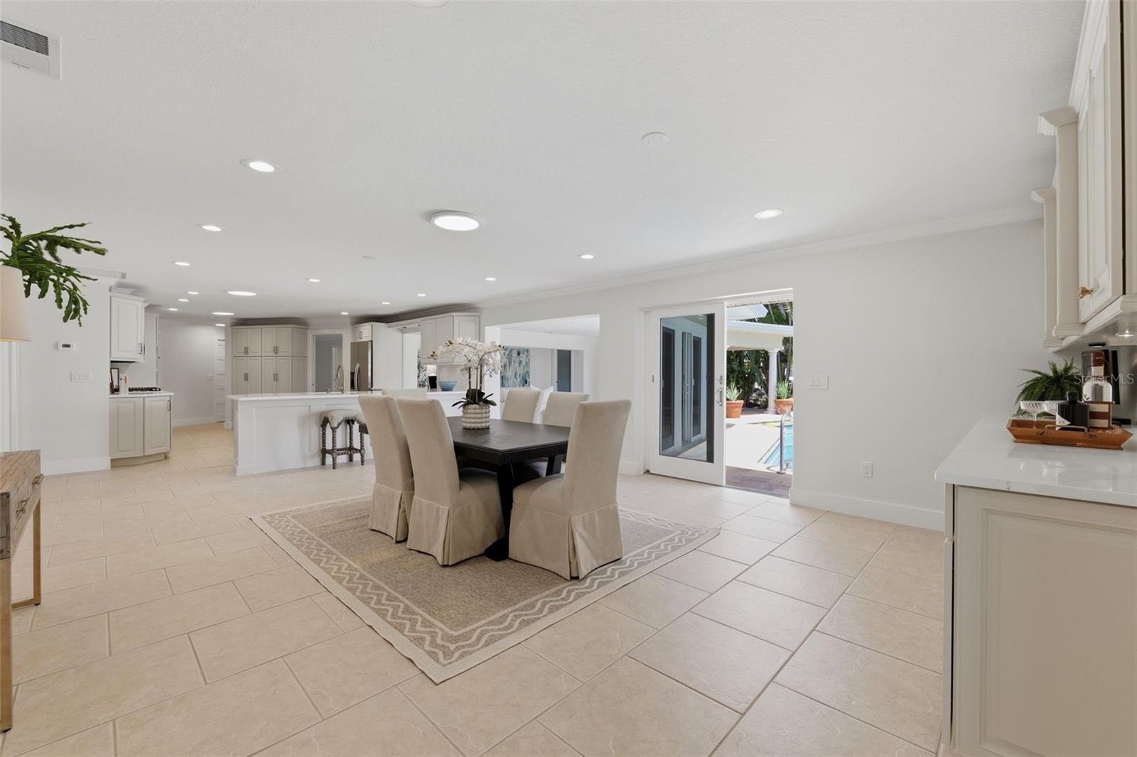 2080 HAWAII AVE NE, ST PETERSBURG, FL, 33703