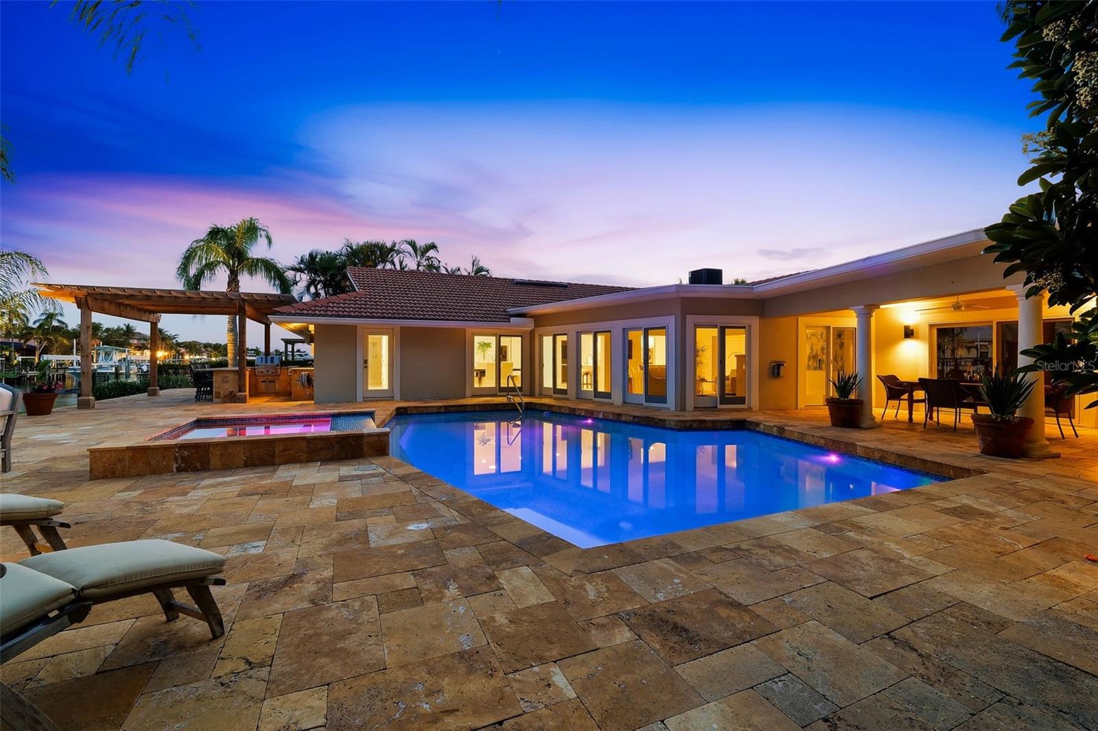 2080 HAWAII AVE NE, ST PETERSBURG, FL, 33703