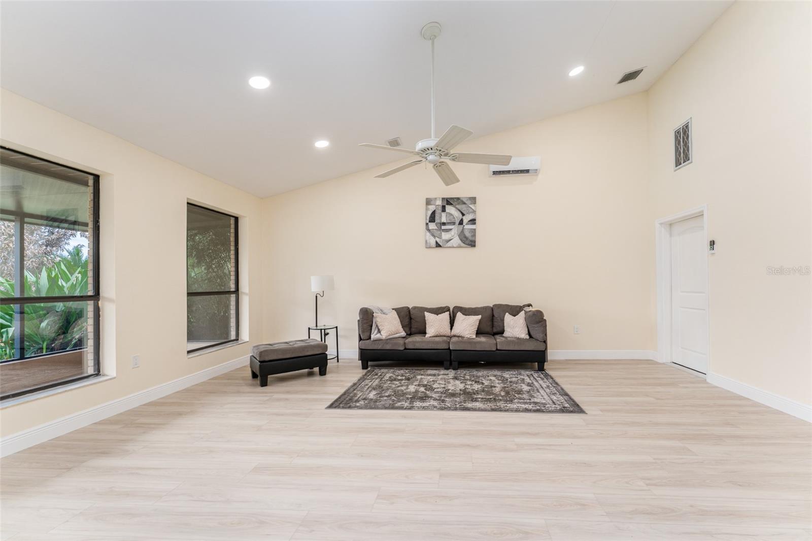 6151 SILVER OAKS DR, ZEPHYRHILLS, FL, 33542