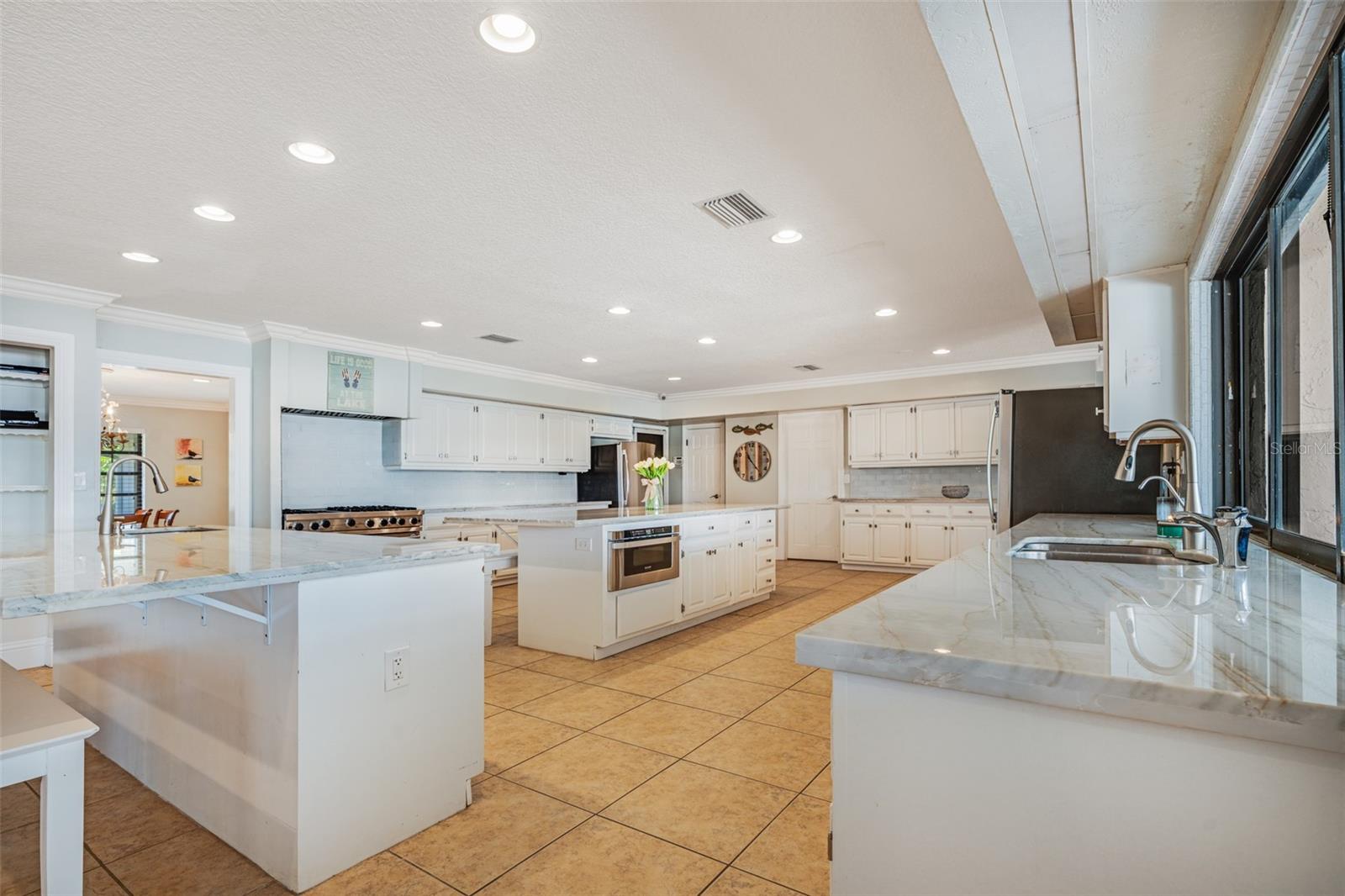 573 HOLMES AVE, LAKE PLACID, FL, 33852