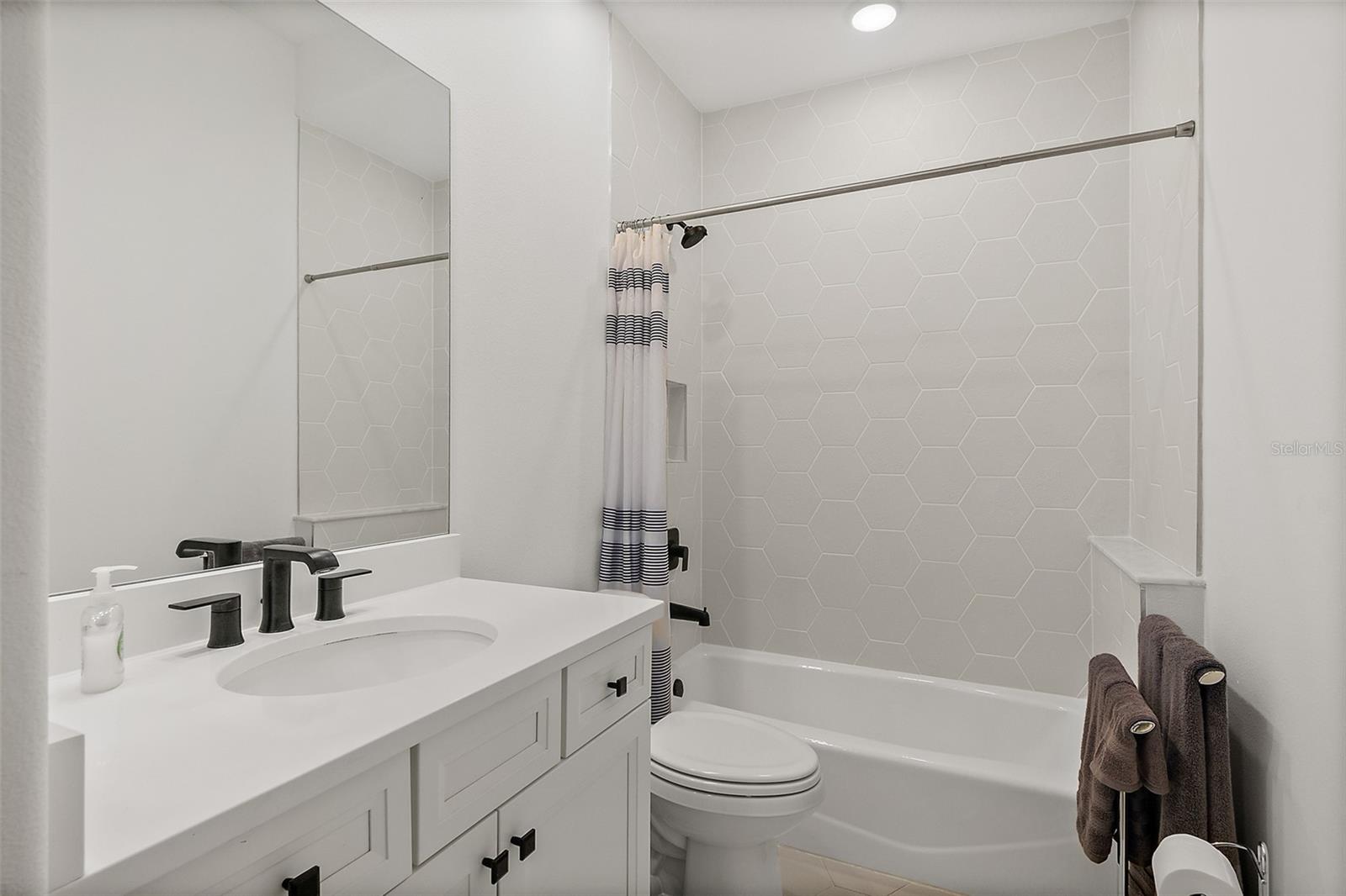 74 NEW LEATHERWOOD DR, PALM COAST, FL, 32137