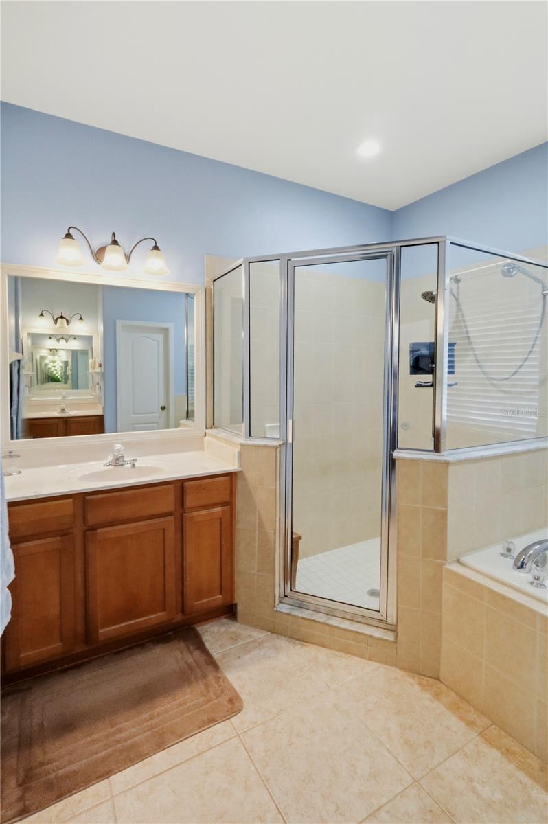 12929 REGIMENT DR, GRAND ISLAND, FL, 32735