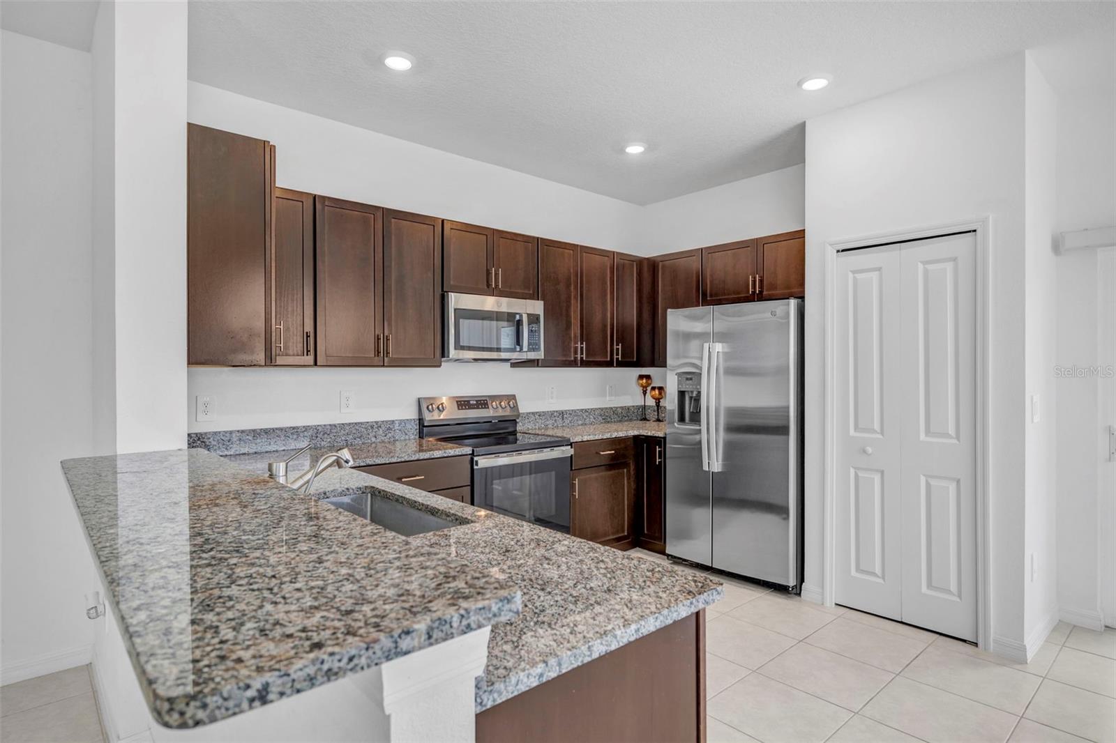 2524 SUNRAY VENUS WAY, RUSKIN, FL, 33570