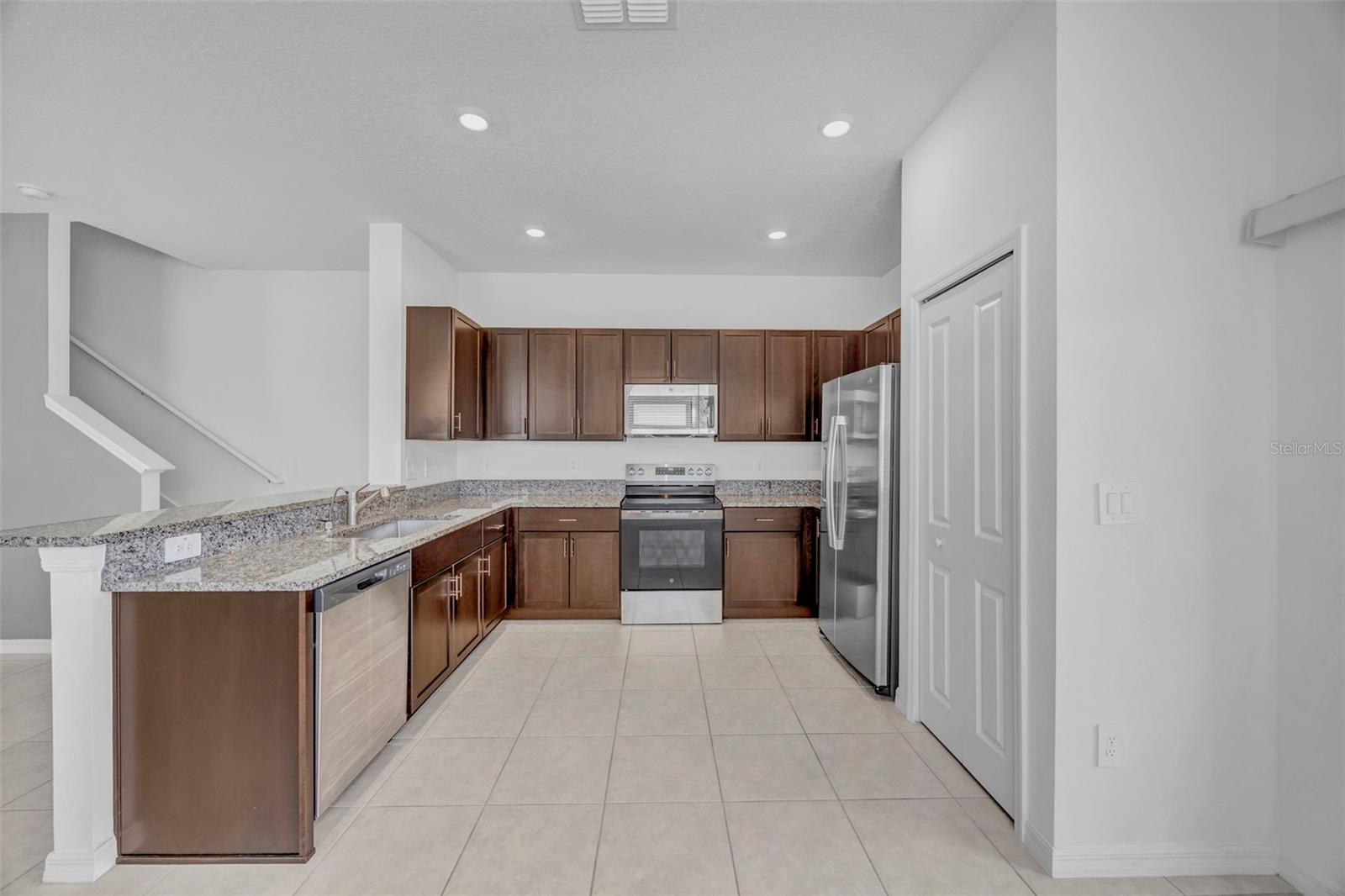 2524 SUNRAY VENUS WAY, RUSKIN, FL, 33570