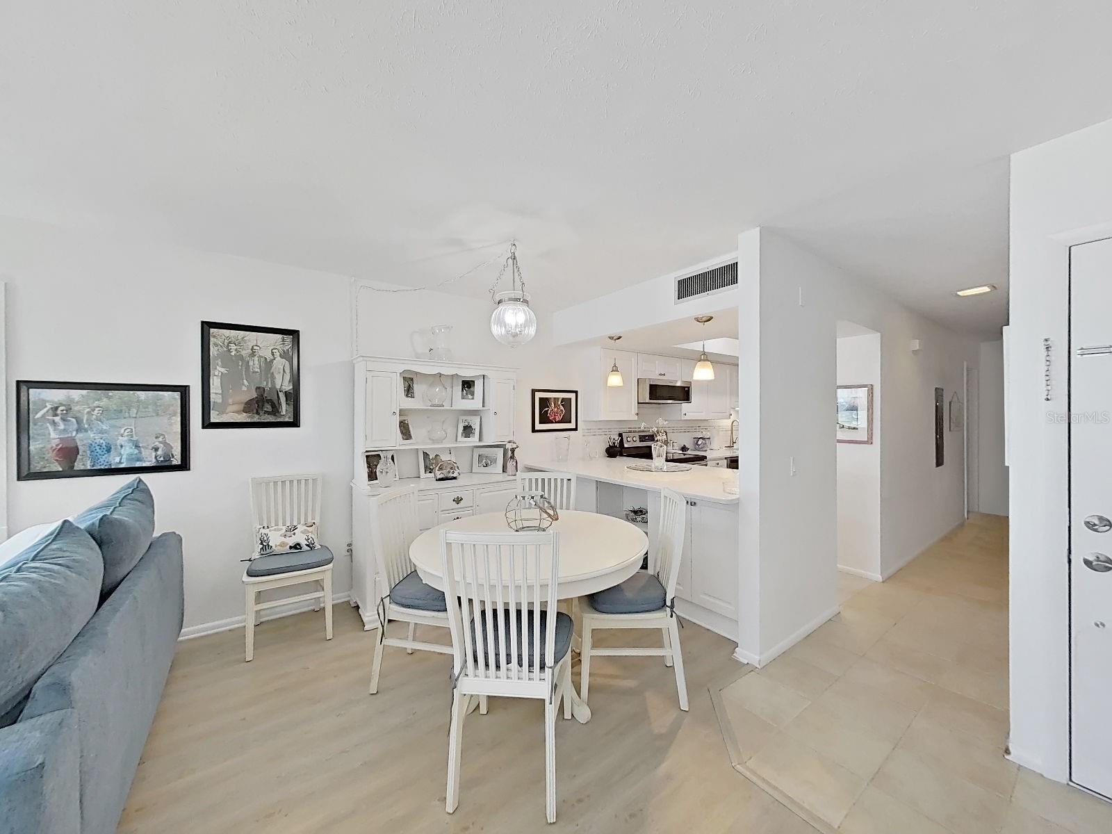 19020 GULF BLVD #8, INDIAN SHORES, FL, 33785