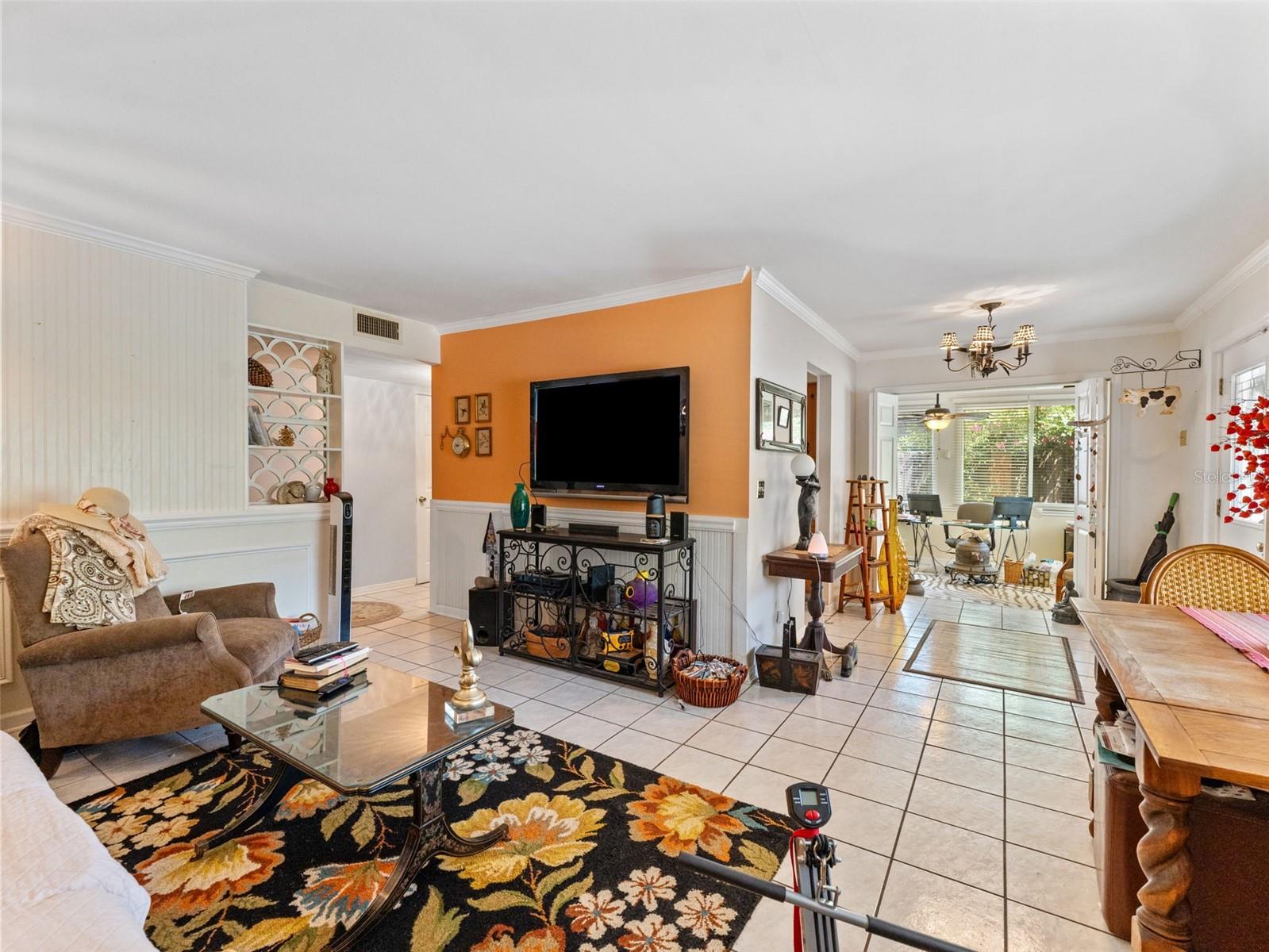 12510 NOREAST LAKE DR, TAMPA, FL, 33612