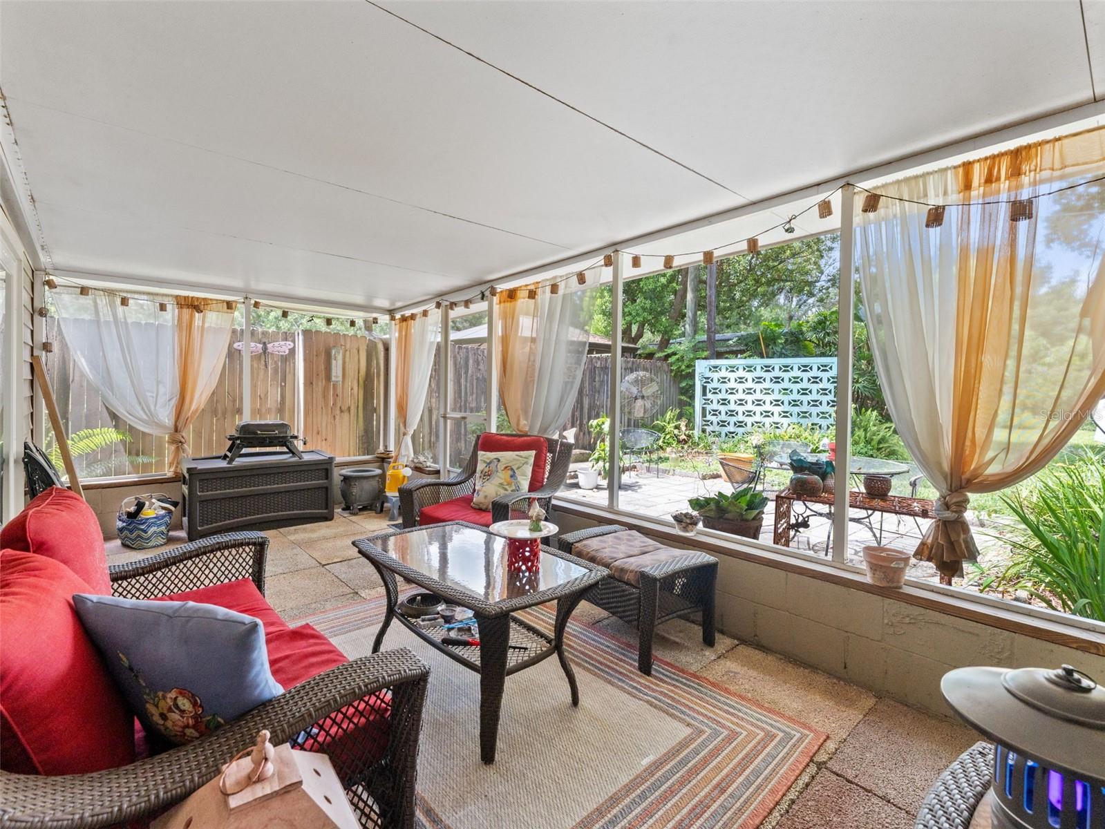 12510 NOREAST LAKE DR, TAMPA, FL, 33612