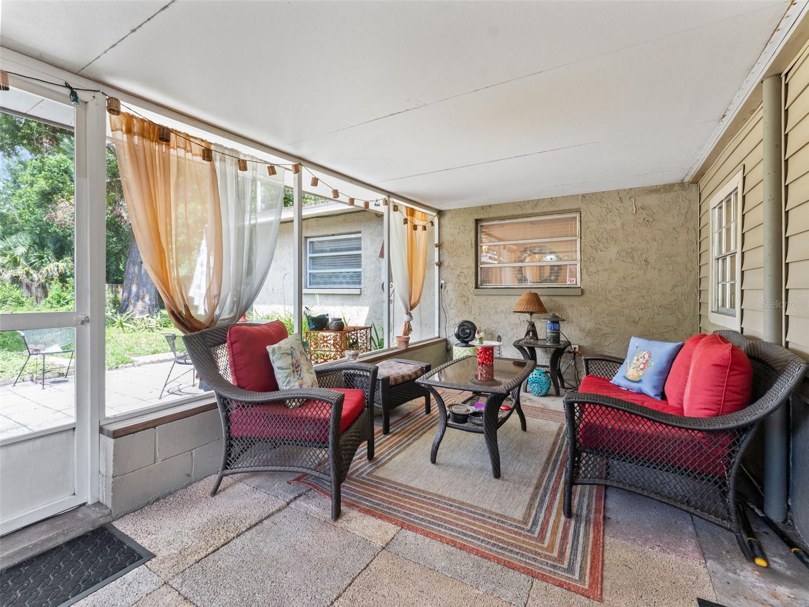 12510 NOREAST LAKE DR, TAMPA, FL, 33612