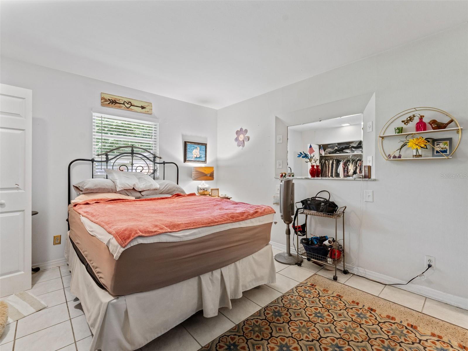 12510 NOREAST LAKE DR, TAMPA, FL, 33612