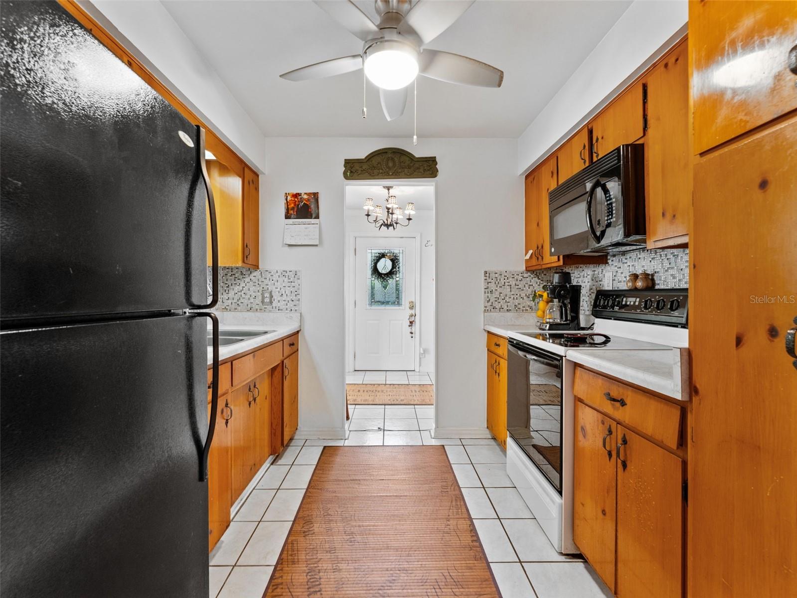 12510 NOREAST LAKE DR, TAMPA, FL, 33612