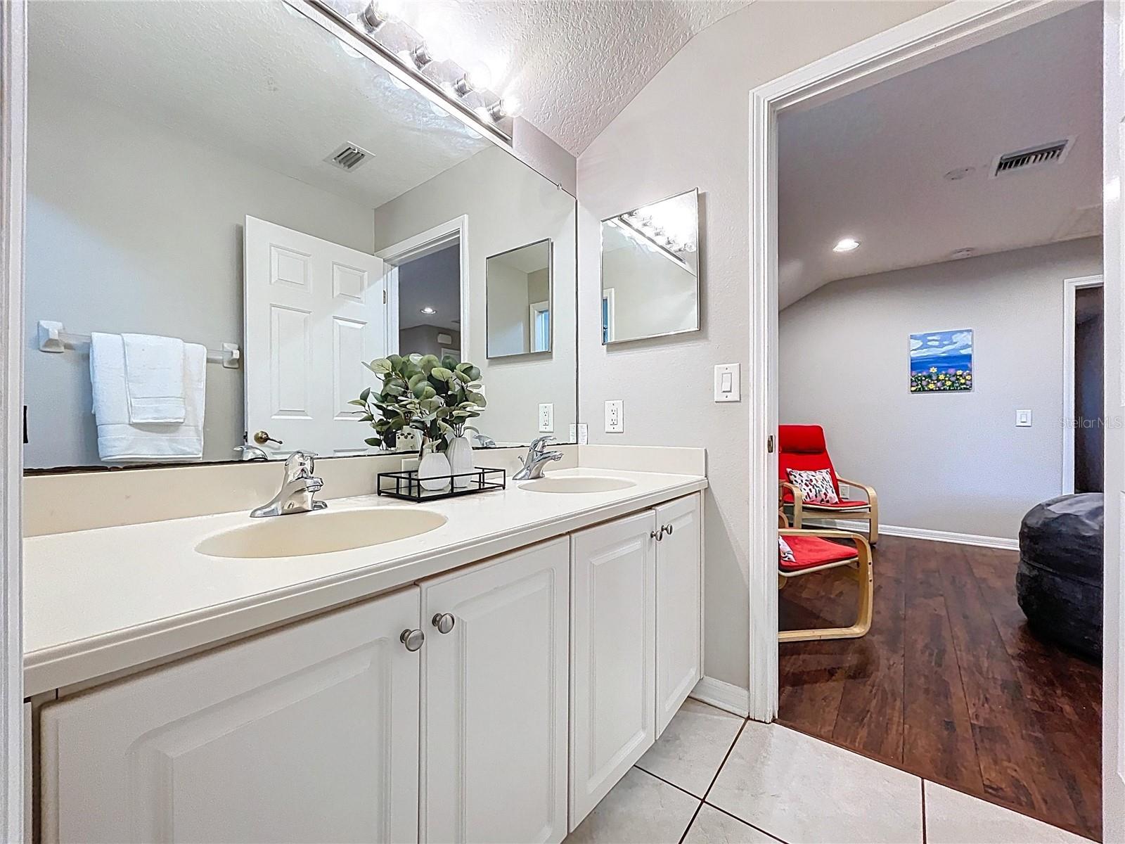 19540 SUNSET BAY DR, LAND O LAKES, FL, 34638