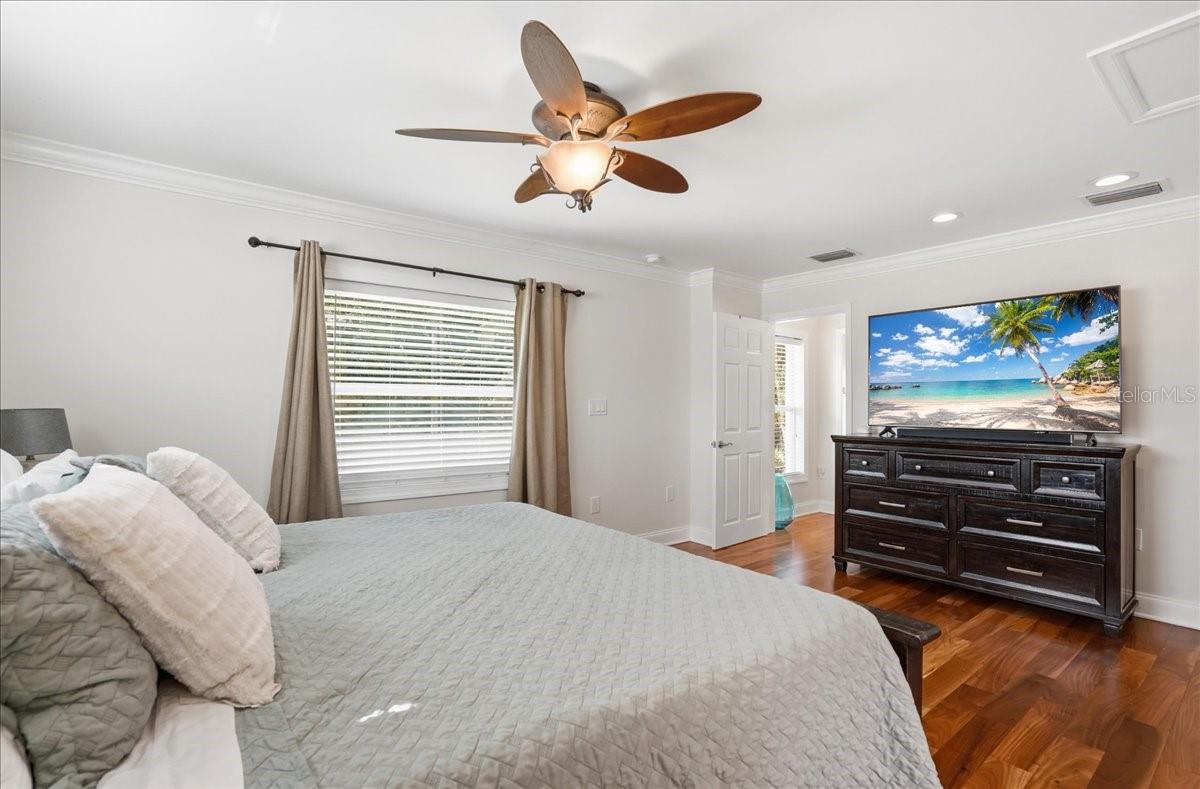 700 66TH AVE S, ST PETERSBURG, FL, 33705