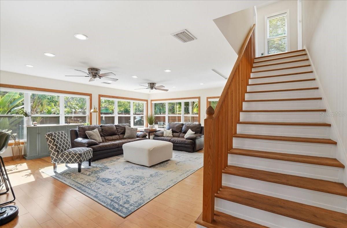 700 66TH AVE S, ST PETERSBURG, FL, 33705