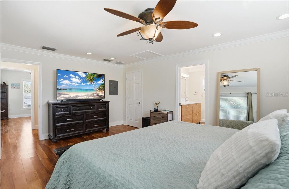 700 66TH AVE S, ST PETERSBURG, FL, 33705