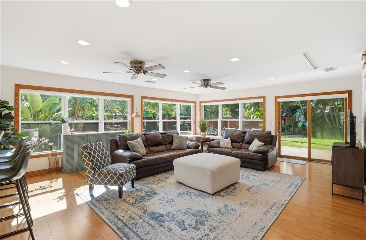 700 66TH AVE S, ST PETERSBURG, FL, 33705