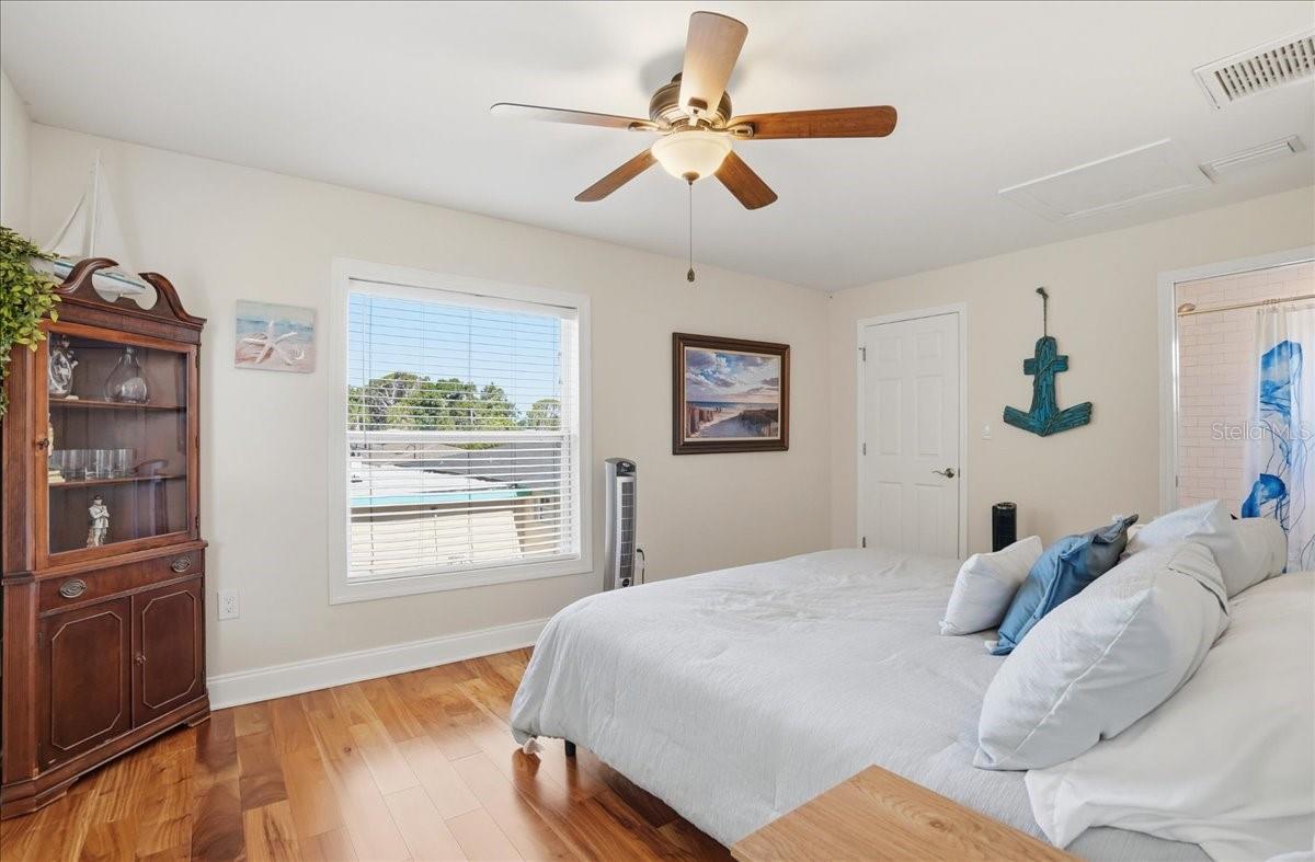 700 66TH AVE S, ST PETERSBURG, FL, 33705