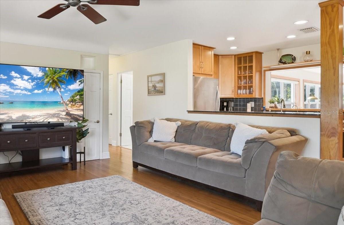 700 66TH AVE S, ST PETERSBURG, FL, 33705